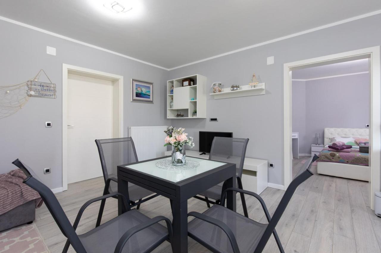Apartment Odore Di Mare With Beautiful Garden Krk Town Exterior foto